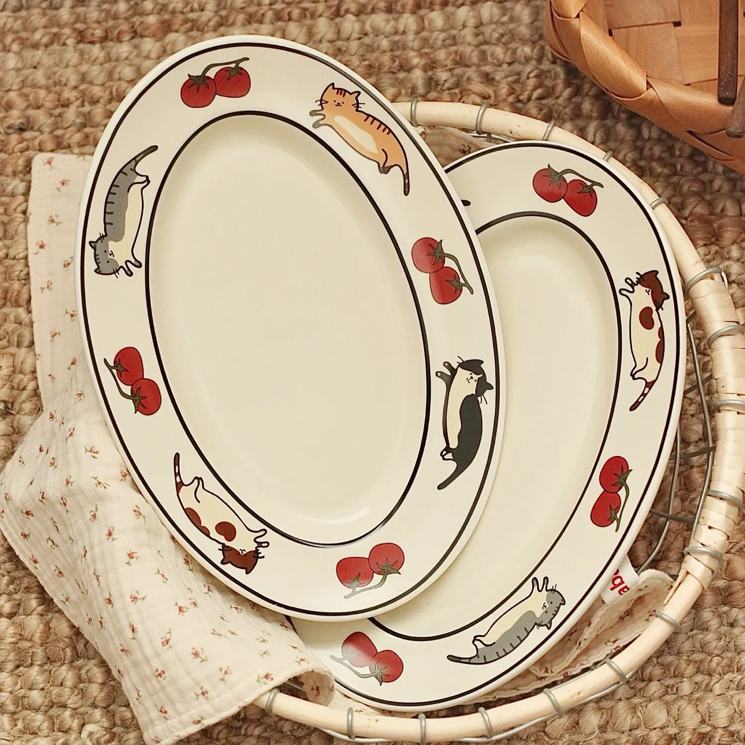 Cute Tomato Cat Oval Plate